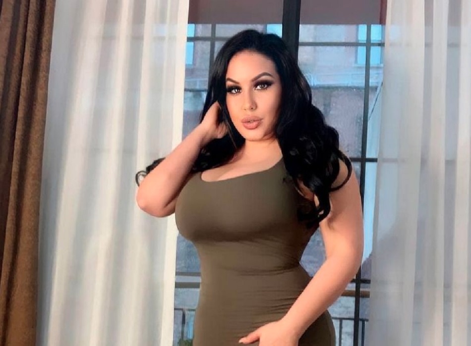 जिस्म से उतरे कपड़े बेच करोड़पति बनी मॉडल