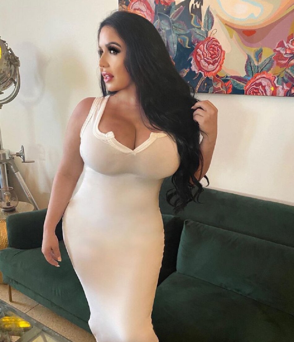 model sells smelly and dirty clothes 