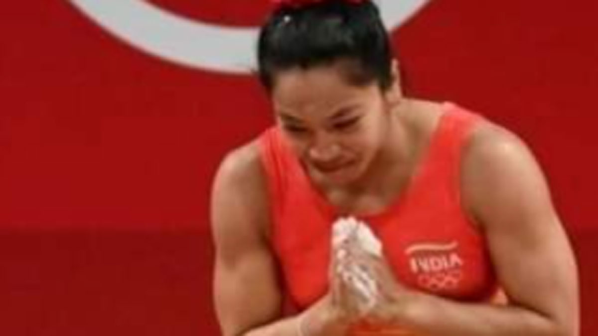 देश लौटने पर मीराबाई चनू को जोरदार स्वागत 