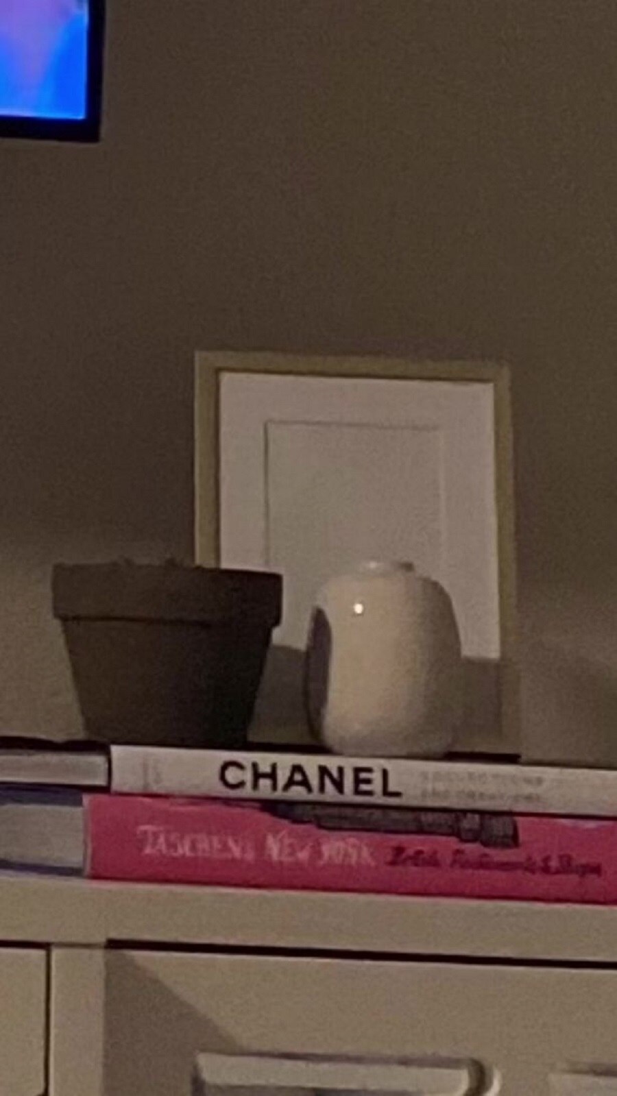 Woman catches boyfriend cheating