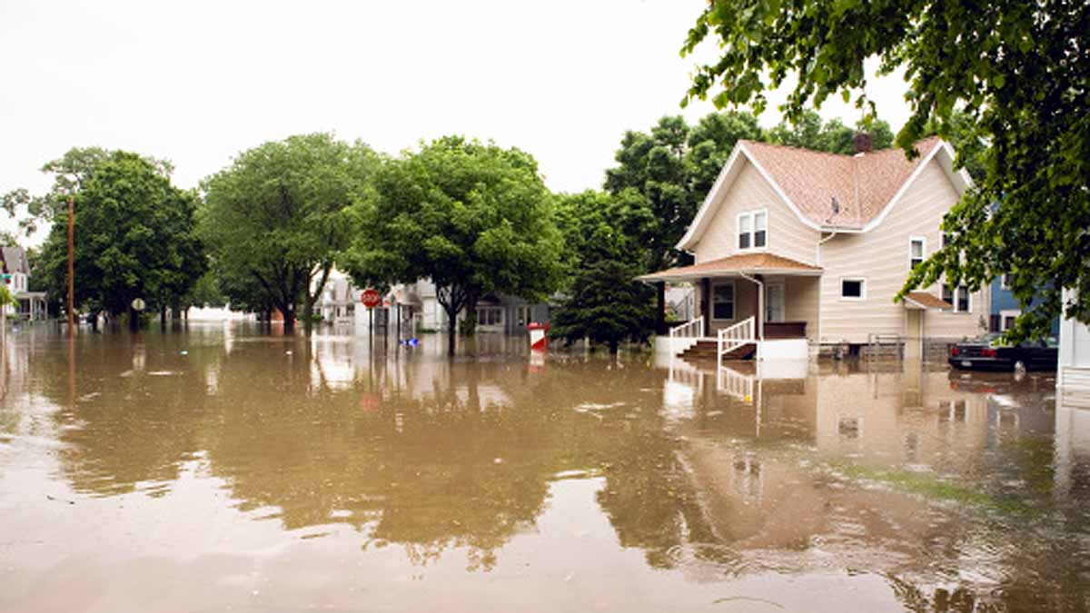 Wobble Moon flooding 2030