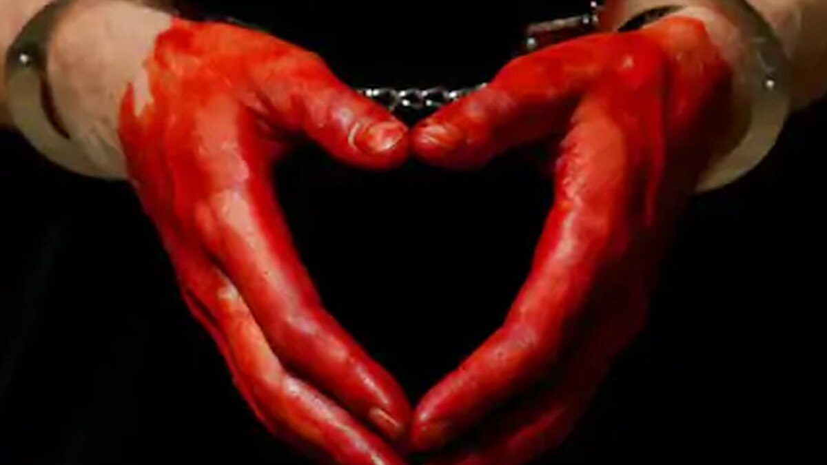 Tired of torture wife attacked her husband with an axe 