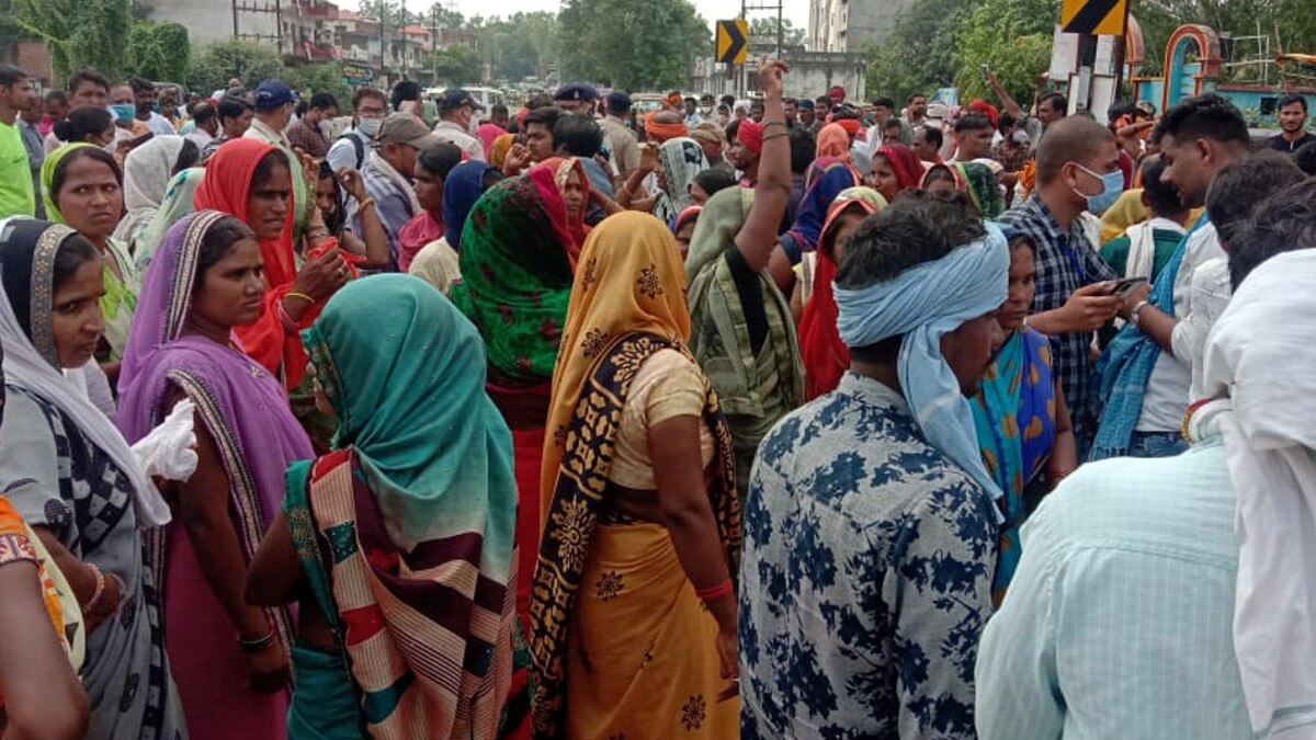 naked corpse lying on the bank of the river for three days