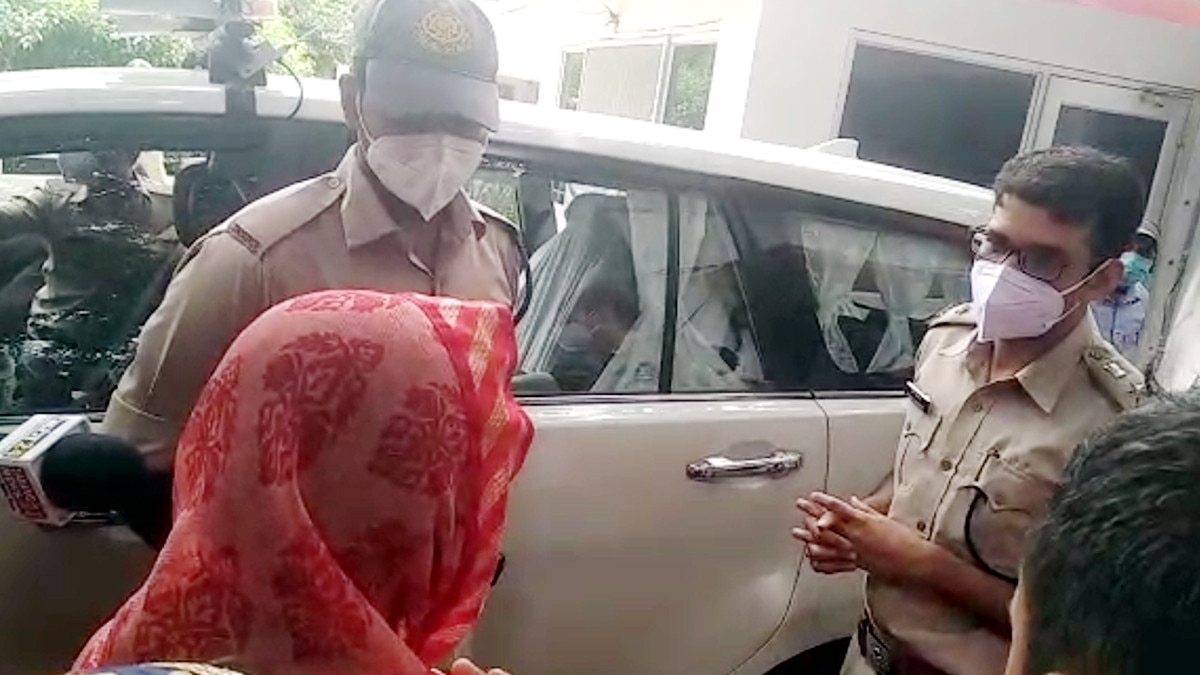 naked corpse lying on the bank of the river for three days