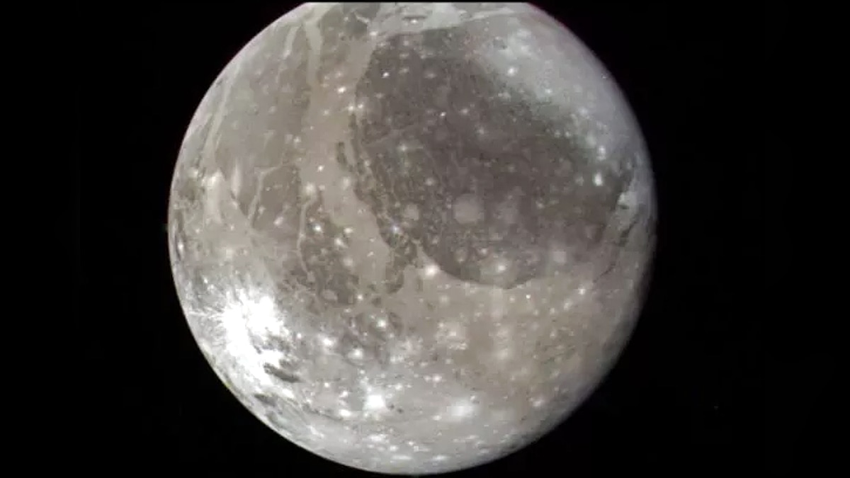 Water Vapor Jupiter Moon Ganymede 