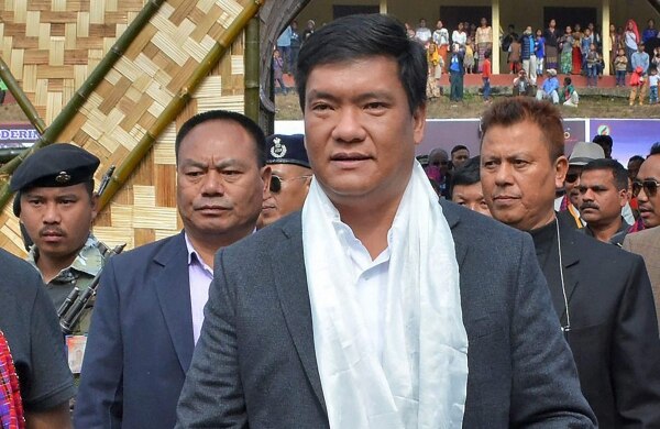 पेमा खांडू