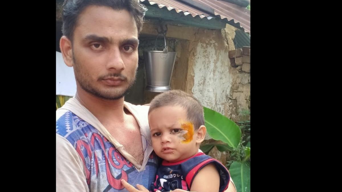 पिता ने कूदकर बचाई मासूम की जान