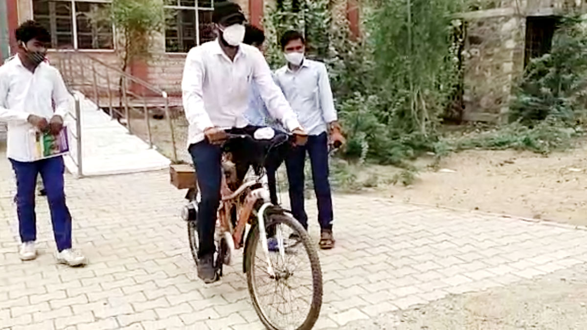 14 स्टूडेंट्स ने महज 8 दिन में बनाई ई-साइकिल