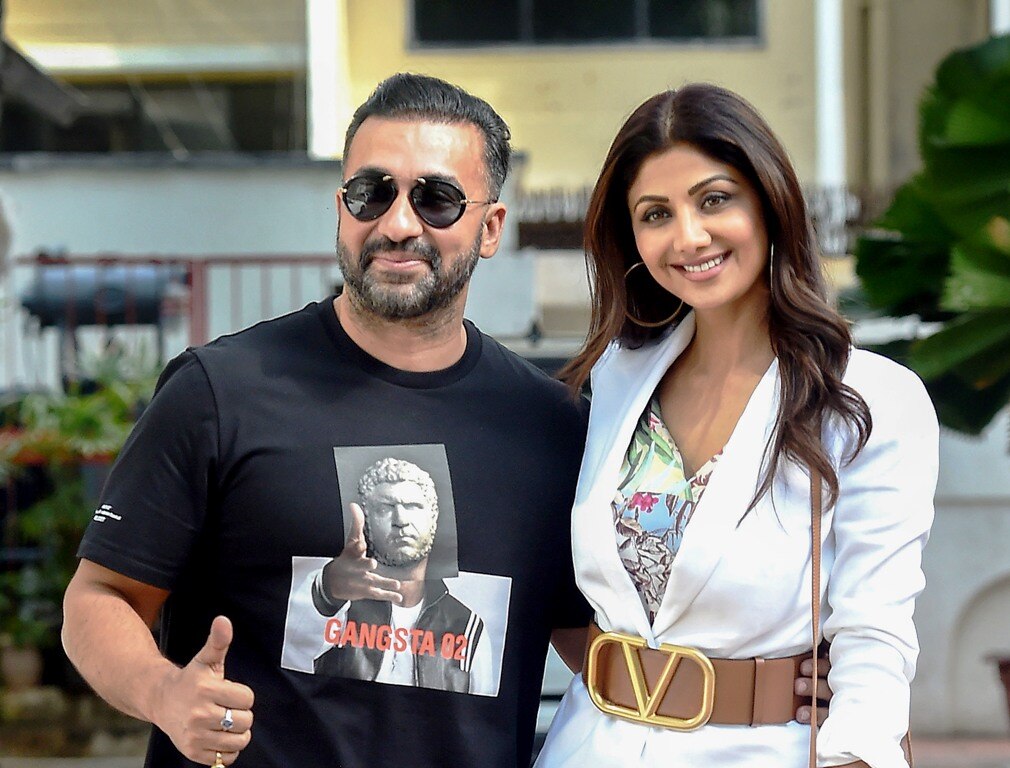 अरबोंं की दौलत  