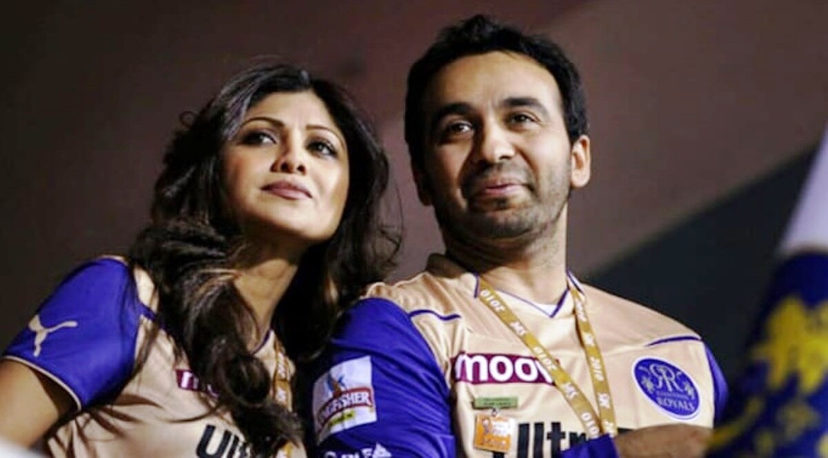 करीब 15 साल का अनुभव