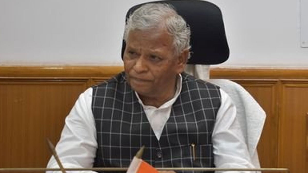 मोदी कैबिनेट से चौंकाने वाले इस्तीफे 