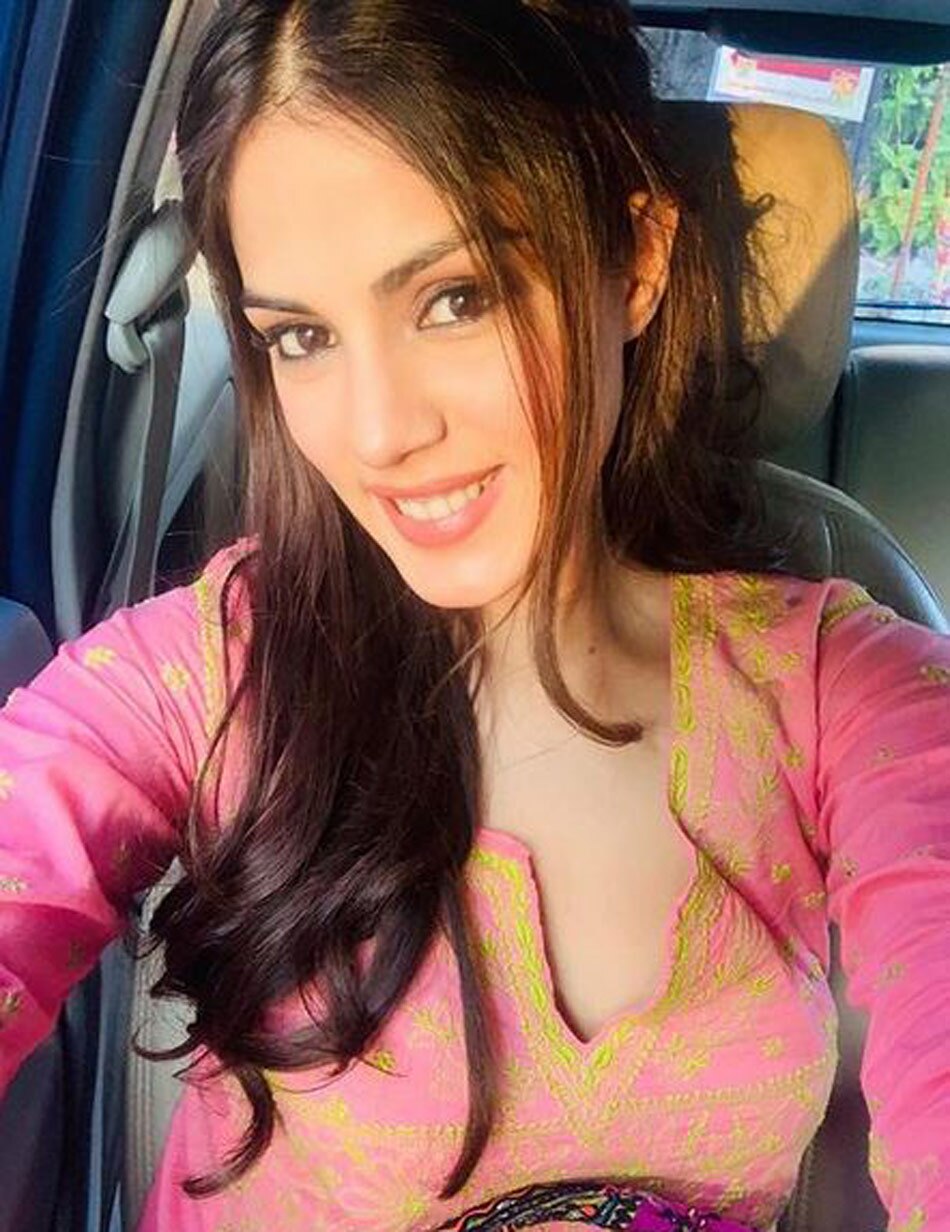 रिया चक्रवर्ती