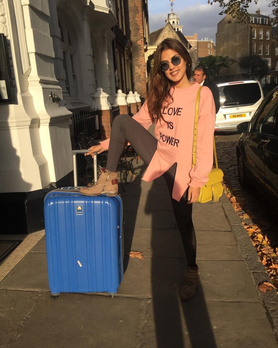 रिया चक्रवर्ती