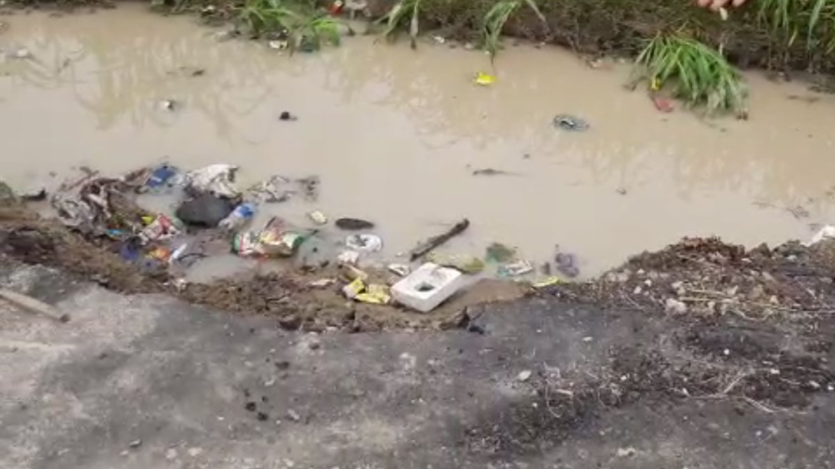 पहली बारिश में टूट गया मेजर ध्यान चंद पथ