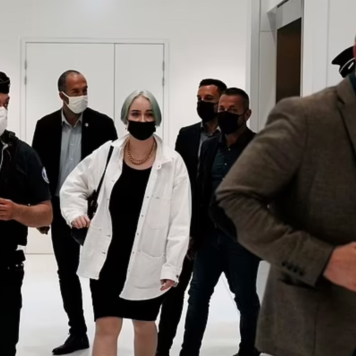 france girl anti islam