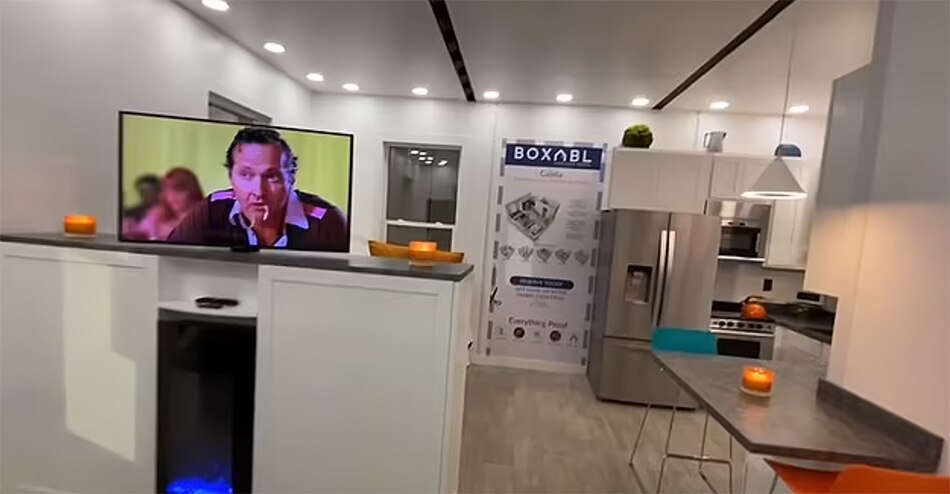 Elon musk small house 