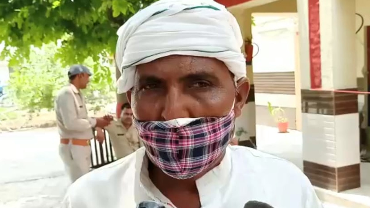 fear of CM Yogi 6 gangsters reached the police station