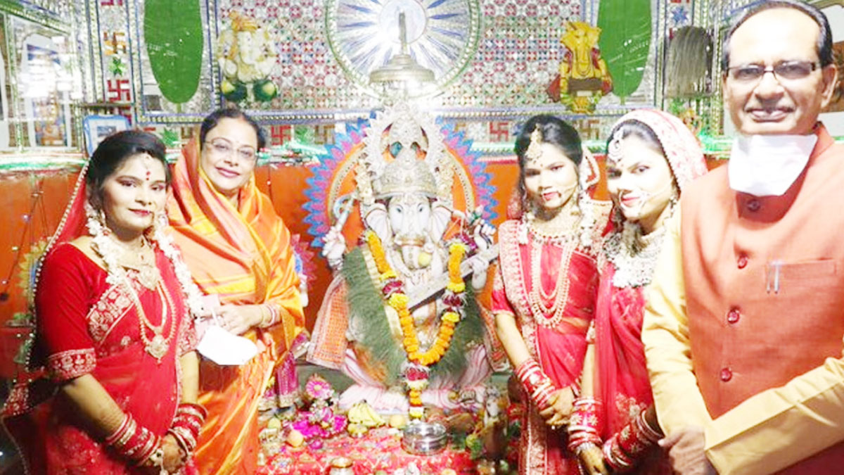 मुख्यमंत्री शिवराज ने तीनों बेटियों का कन्यादान किया