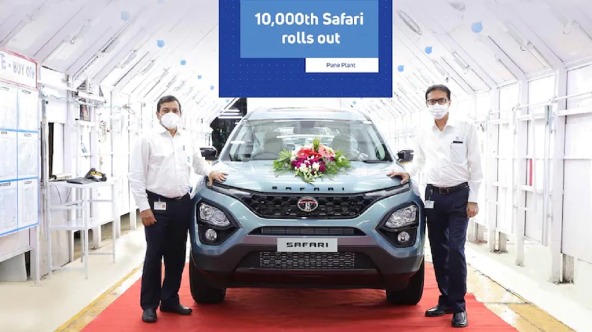 पुणे प्लांट से बाहर आई 10,000 Tata Safari