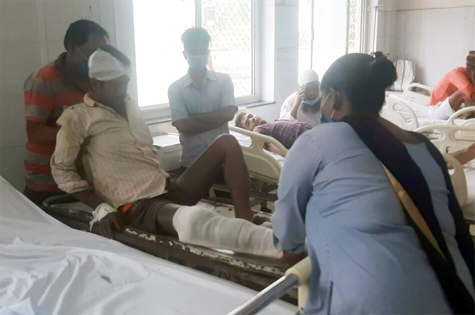 लखनऊ-अयोध्या हाईवे पर भीषण सड़क हादसे में 18 बस यात्रियों की मौत