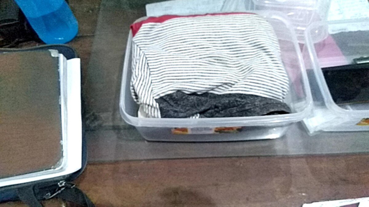 एटीएम क्लोनर को पुलिस ने रंगे हाथों पकड़ा 