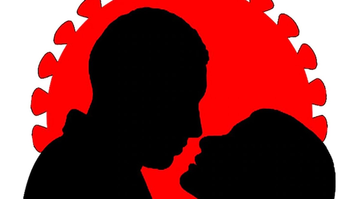  पति ने पत्नी को खाई से नीचे फेंका 