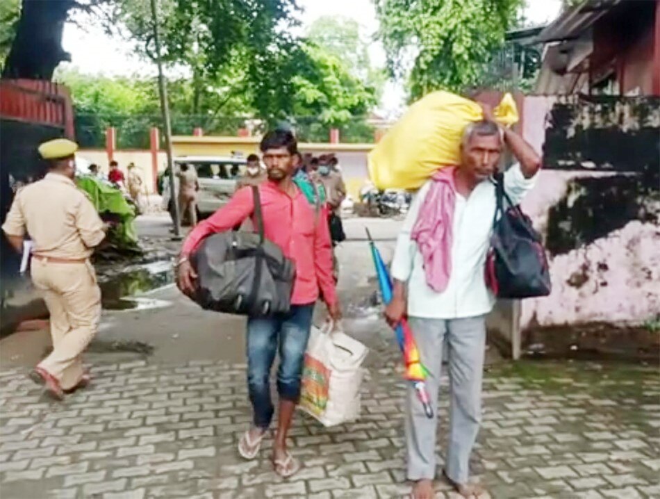 लखनऊ-अयोध्या हाईवे पर भीषण सड़क हादसे में 18 बस यात्रियों की मौत