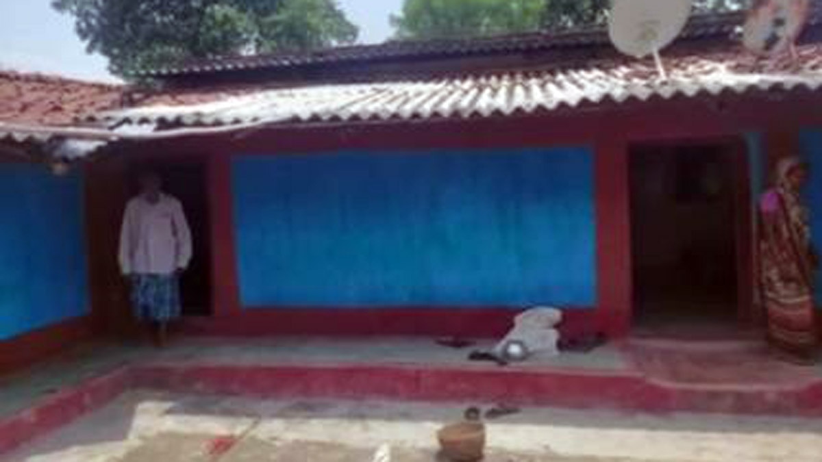 पीरियड्स के समय महिलाओं को रहना होता है हर चीज से दूर