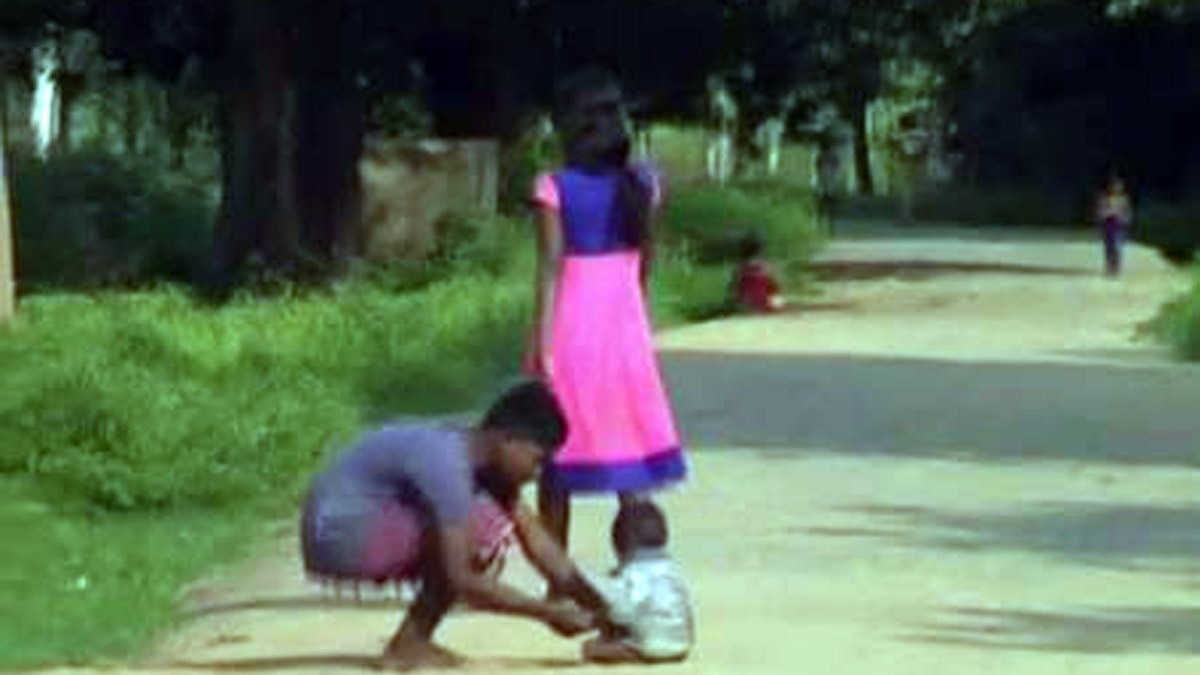 पीरियड्स के समय महिलाओं को रहना होता है हर चीज से दूर