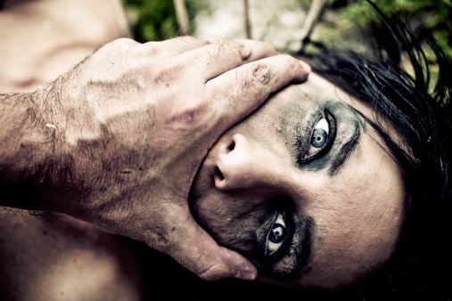 लड़की से रेप के बाद आरोपी युवक ने ब्लैकमेल कर 1.35 करोड़ रुपये ऐंठे