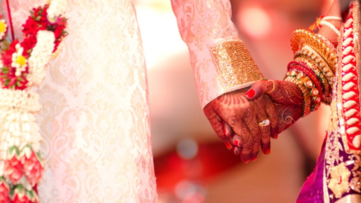 नाबालिग बेटे की पत्नी से शादी