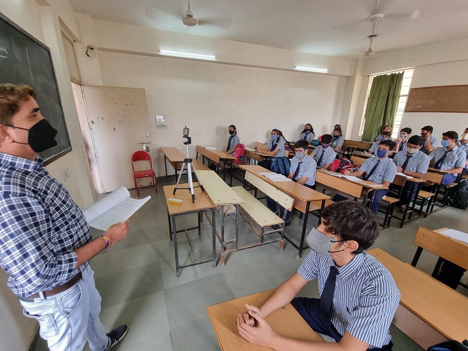 School Reopen in Gujarat (aajtak.in)