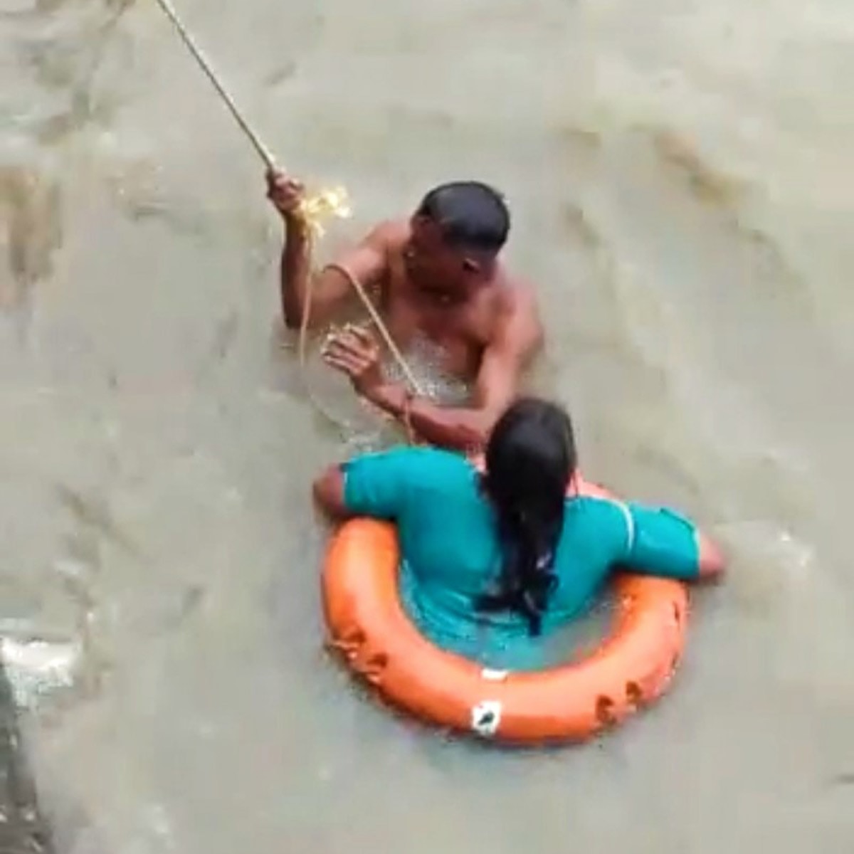 woman fell into sea while taking selfie