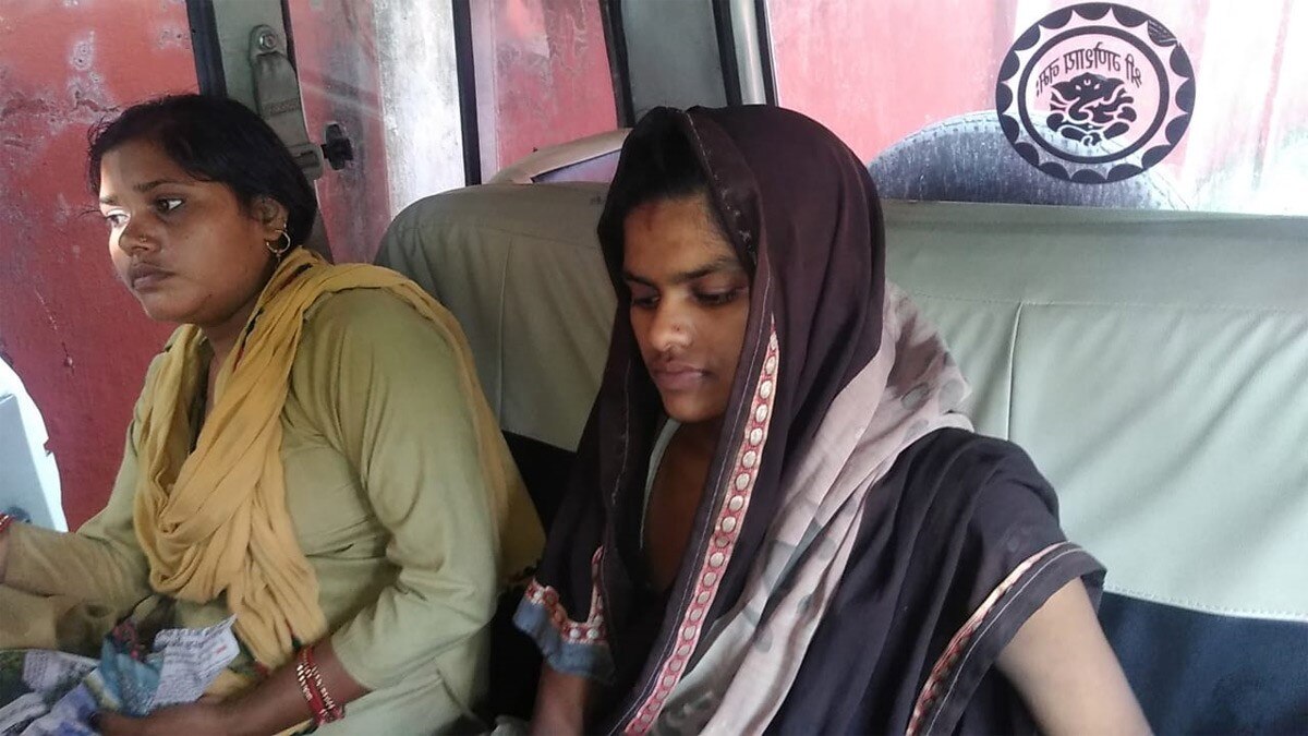 पत्नी ने कुदाल से गला काट कर दी पति की हत्या