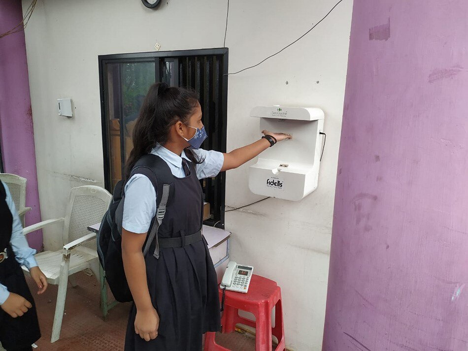 Schools open in MP (aajtak.in)