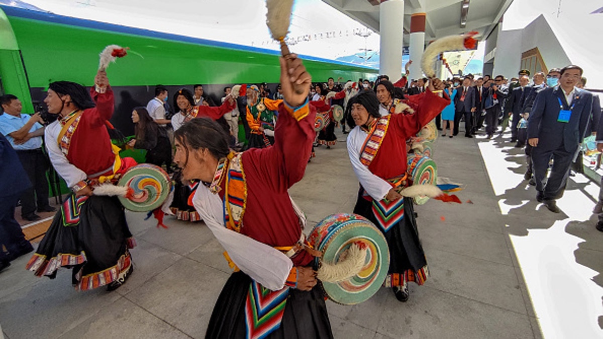 Tibet first bullet train