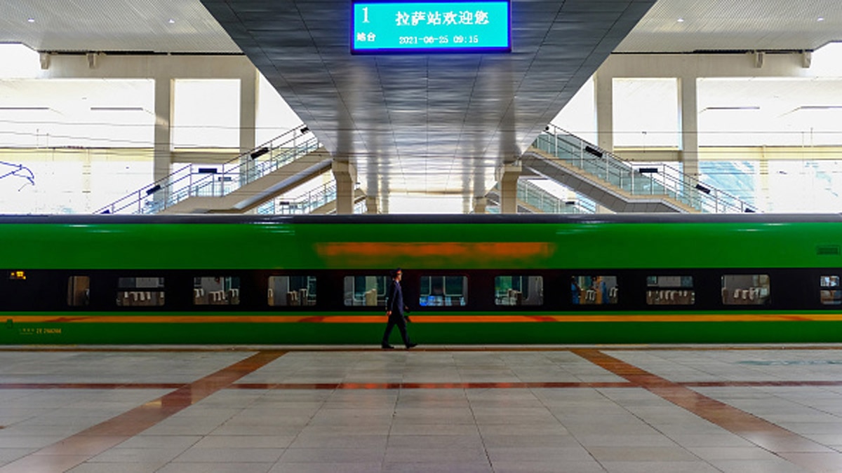  Tibet first bullet train
