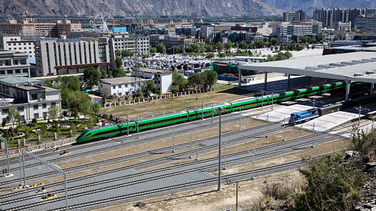 Tibet first bullet train