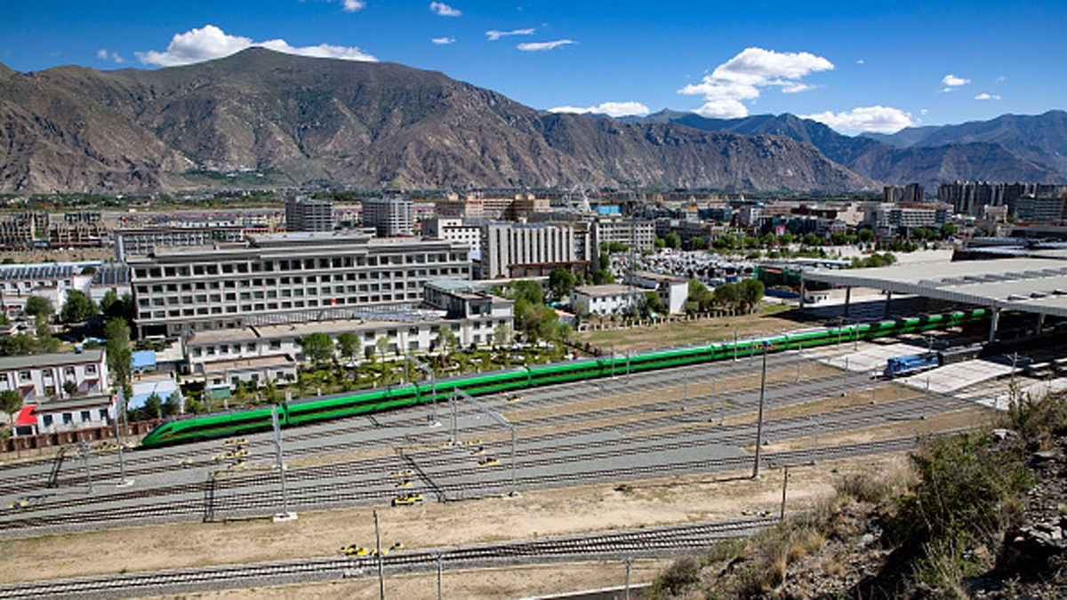 Tibet first bullet train
