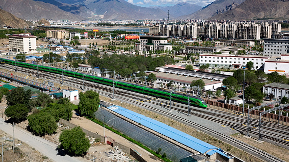 Tibet first bullet train