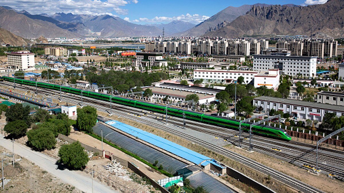 Tibet first bullet train