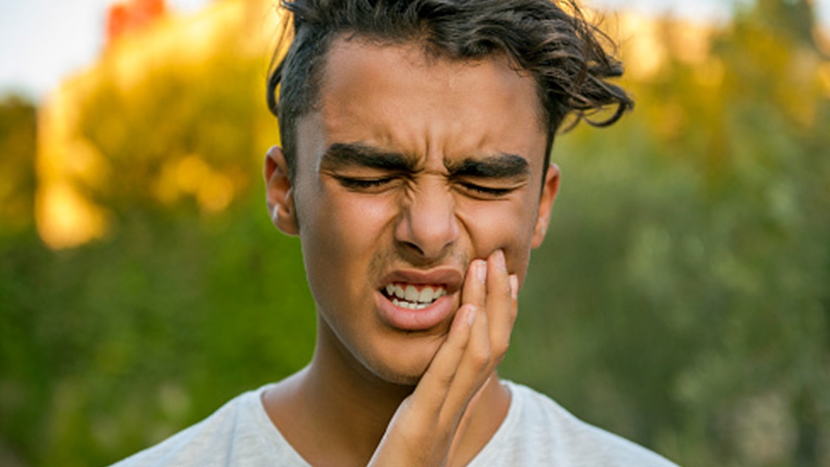 जबड़ों मे दर्द