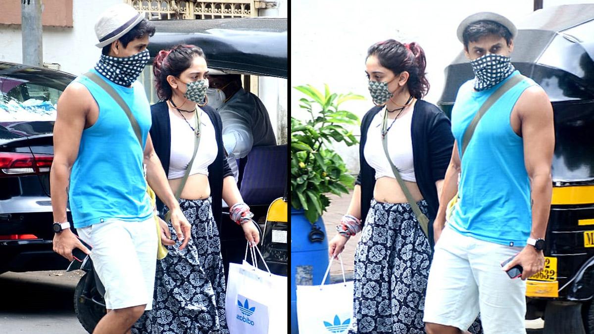 पिता आमिर के तलाक के बाद बॉयफ्रेंड संग शॉपिंग पर निकलीं आयरा खान, देखें PHOTOS