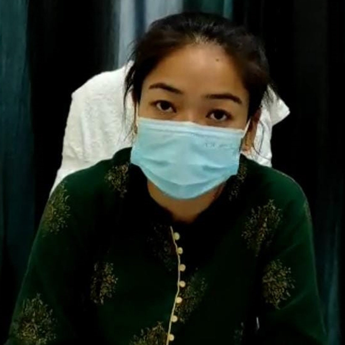 Mother of 5 daughters fell in love 