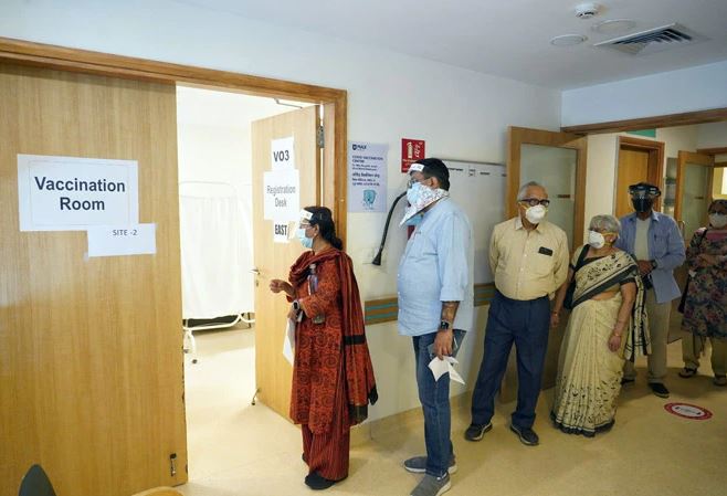 औसतन 64,000 करोड़ रुपये से अधिक खर्च 