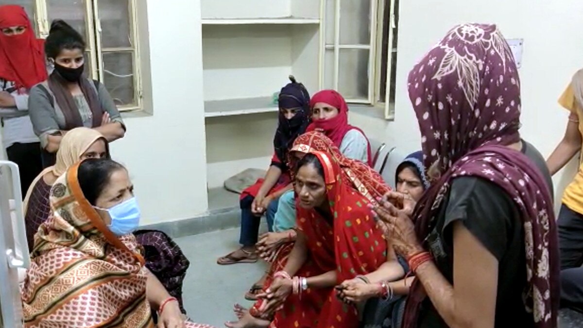 Sikar groom escaped after marriage Bride family alleges dowry demand Family protesting