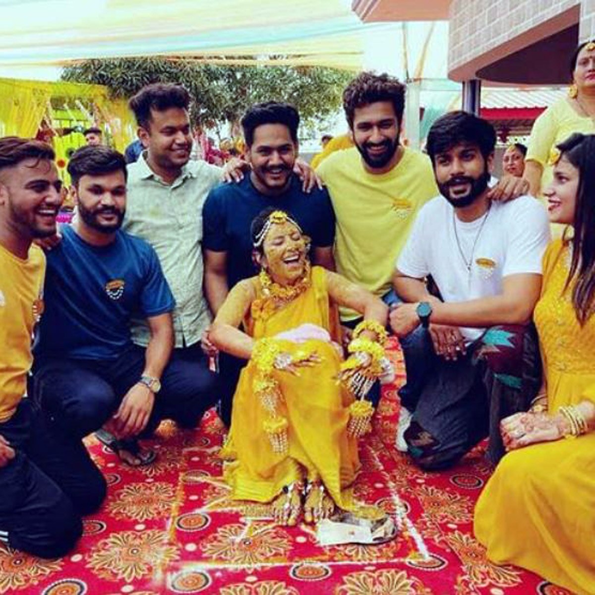 हल्दी सेरेमनी में विक्की कौशल