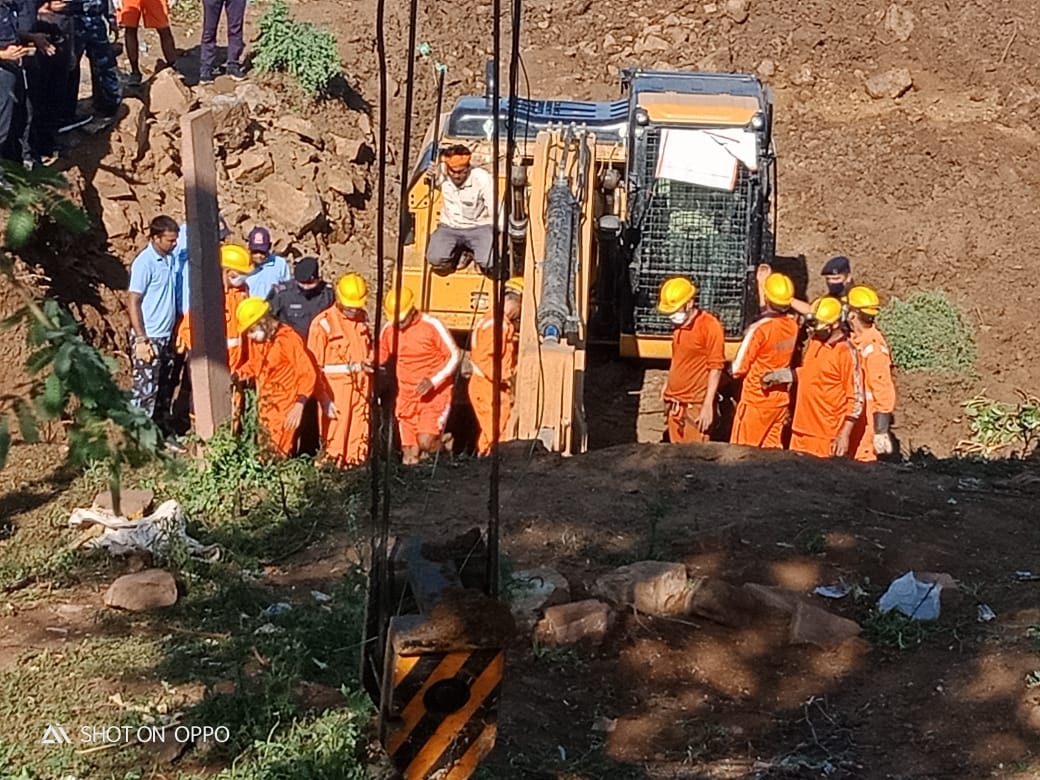 विदिशा में रेस्क्यू ऑपरेशन जारी