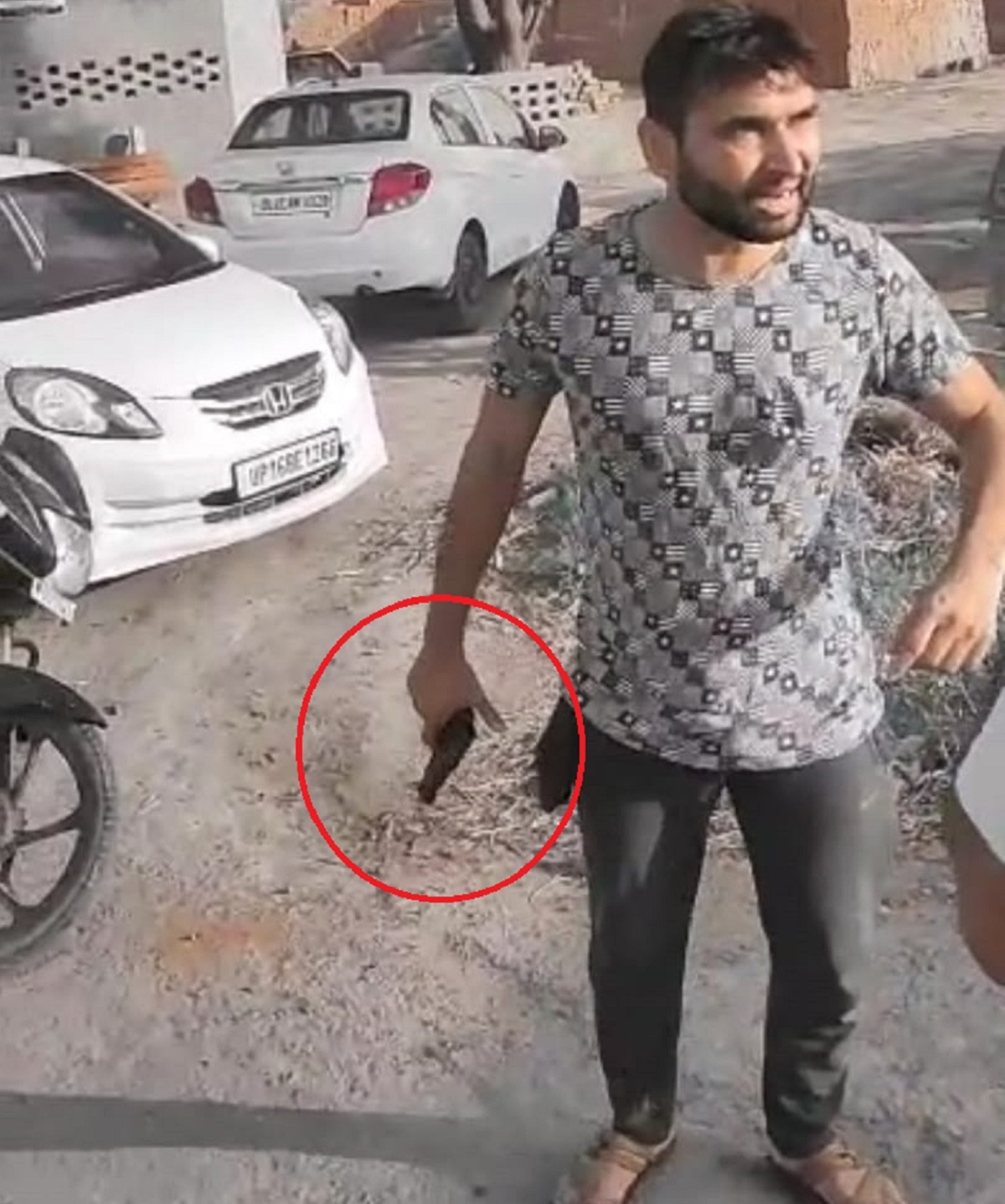 एक बना रहा है वीडियो