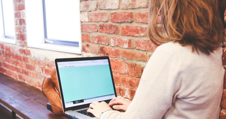 फेसबुक ने खोली पोल